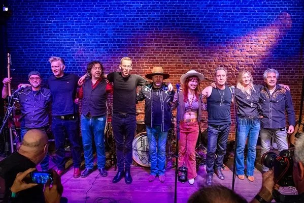 David Ronaldo met RedRed in Hnita Hoeve