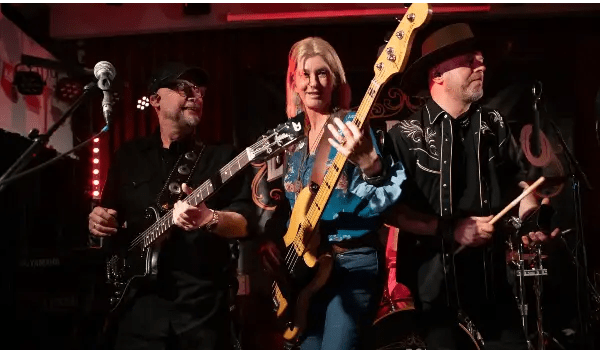 Ilse Van den Broeck met David Ronaldo and Dirk Lekenne